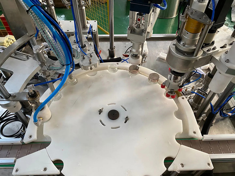 Monoblok stroj za punjenje